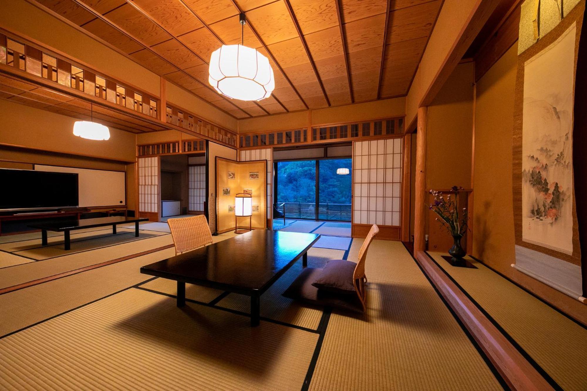 Fukiya Ryokan Yugawara Buitenkant foto